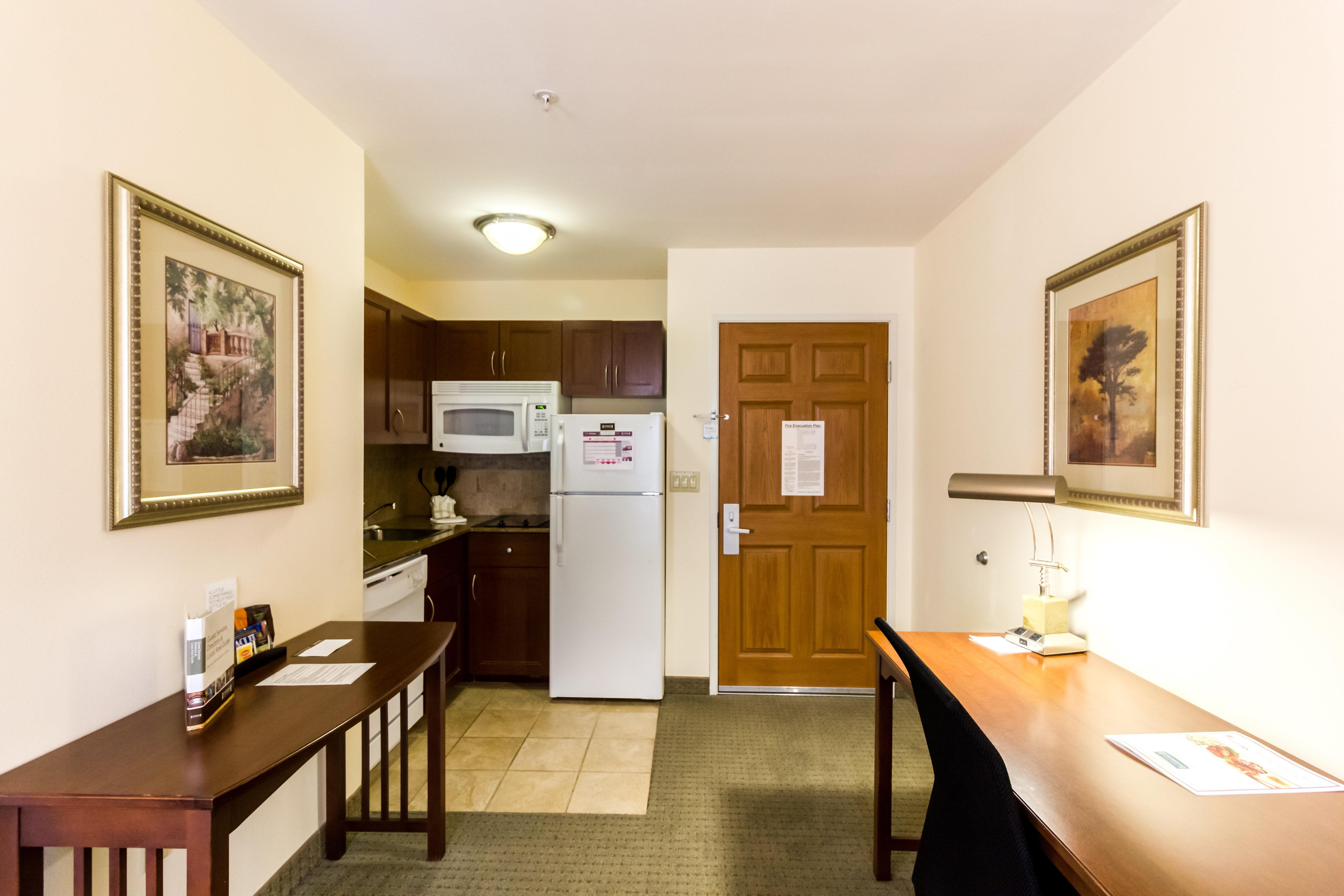 Staybridge Suites Austin Airport By Ihg Экстерьер фото