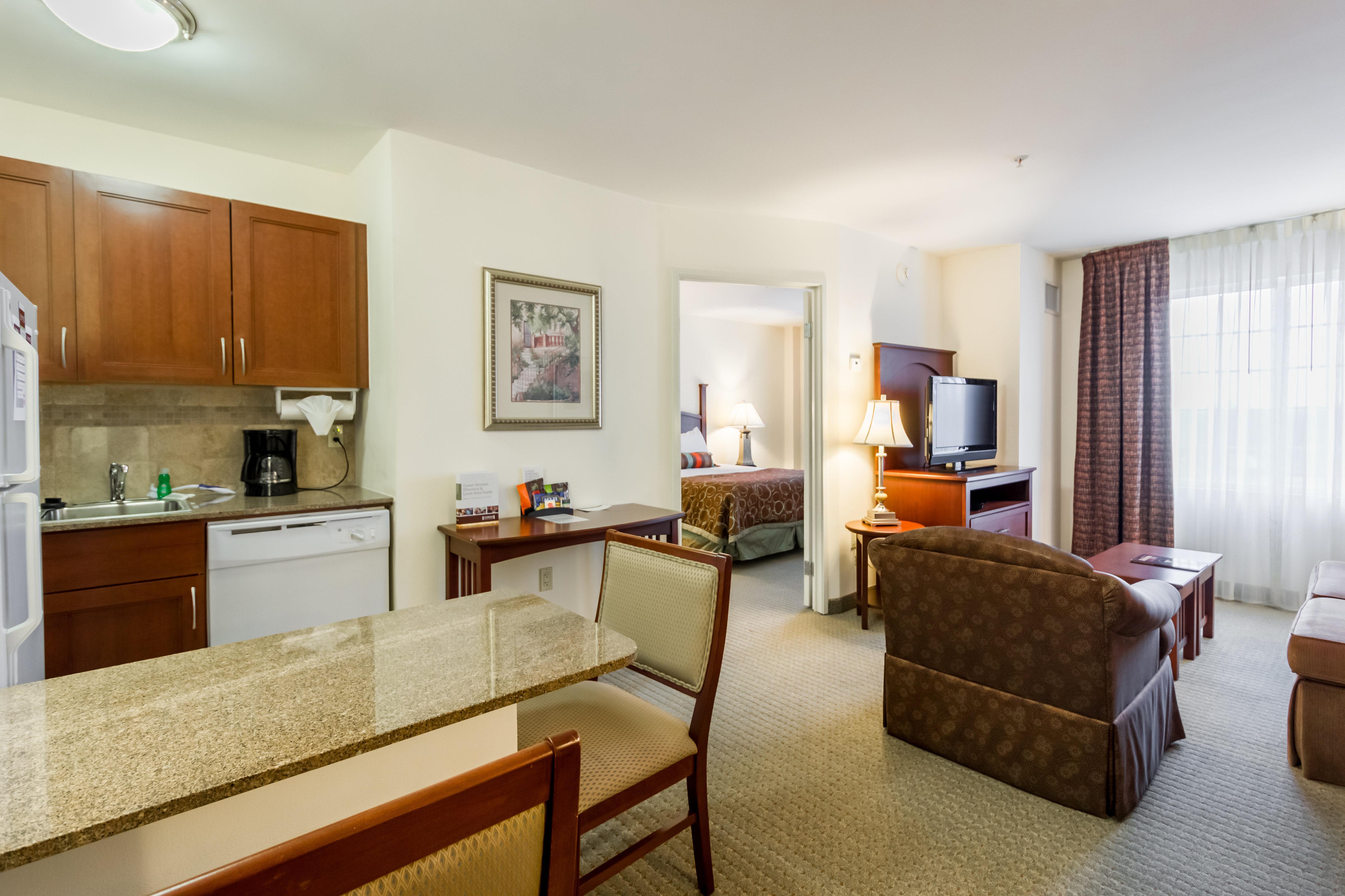 Staybridge Suites Austin Airport By Ihg Экстерьер фото